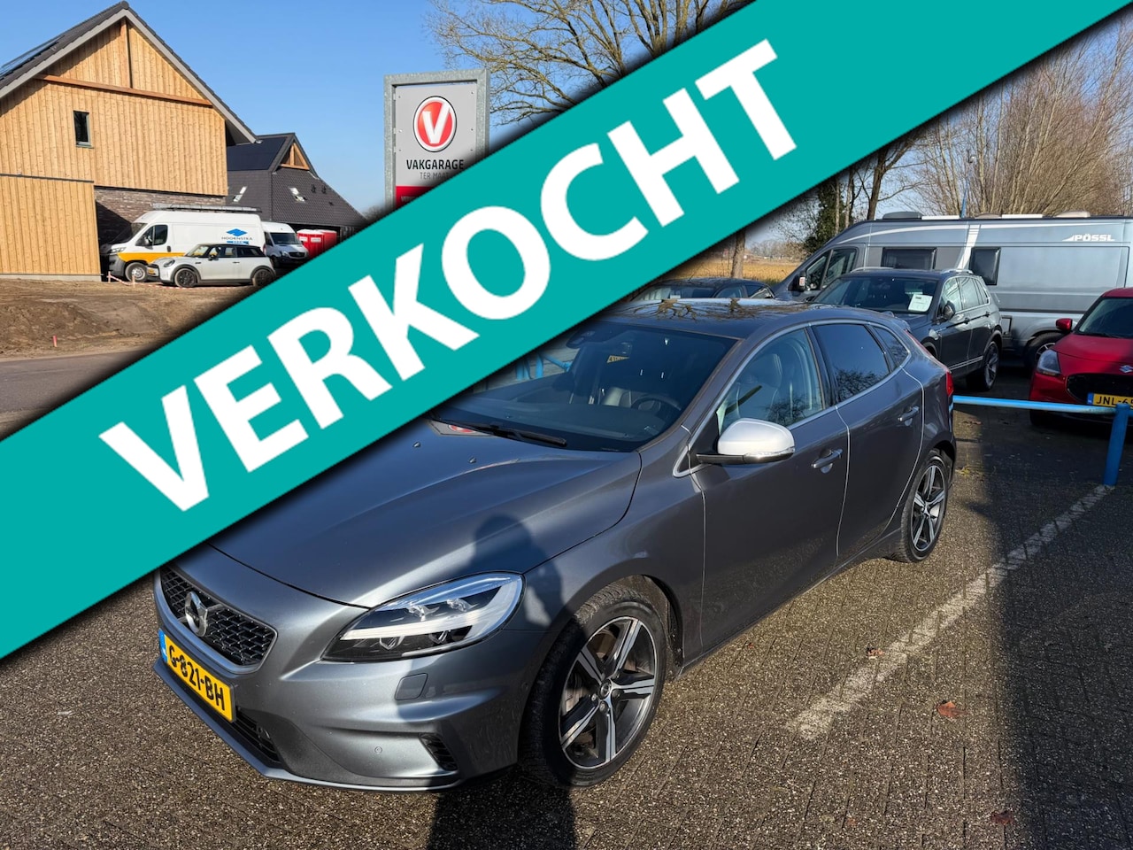 Volvo V40 - 1.5 T3 Polar+ Sport | R-design | Panoramadak | Trekhaak | All Season - AutoWereld.nl