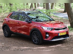 Kia Stonic - 1.0 T-GDi DynamicPlusLine Prachtige Kia Stonic! Automaat! Navi! Cruis C! Clima! Achteruitrij Camera!