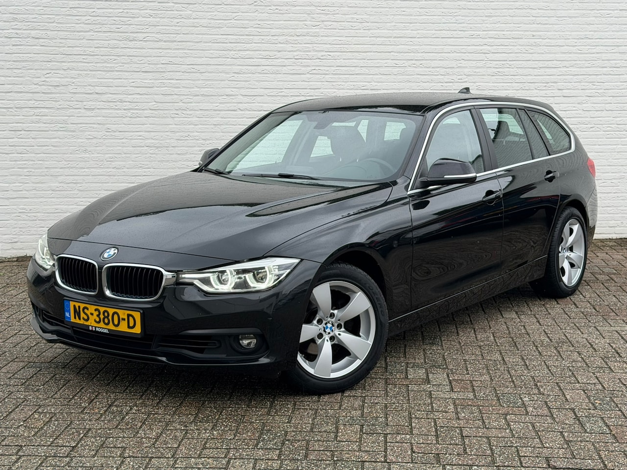 BMW 3-serie Touring - 318i Executive Automaat Cruise Clima Pdc Aut. Verlichting Aut. achterklep - AutoWereld.nl