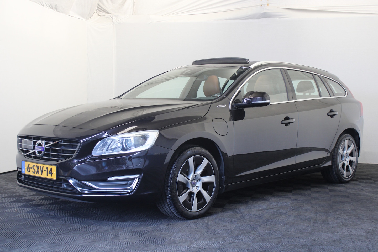 Volvo V60 - 2.4 D6 AWD Plug-In Hybrid Summum 2.4 D6 AWD Plug-In Hybrid Summum - AutoWereld.nl