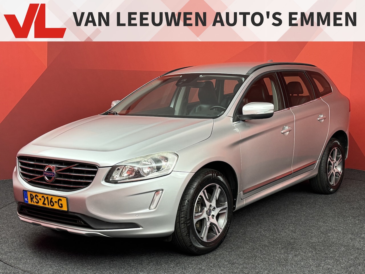 Volvo XC60 - 2.0 D4 FWD R-Design | Navigatie | Climate Control | Trekhaak | APK 24-11-2026 | - AutoWereld.nl