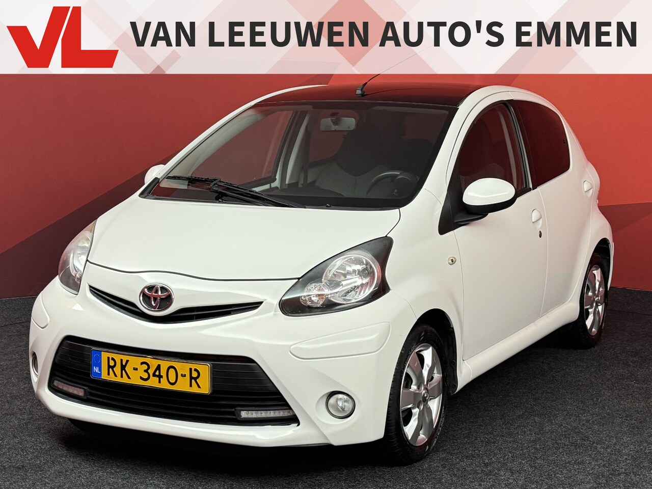 Toyota Aygo - 1.0 VVT-i Dynamic Blue | APK 17-01-2027 | Airco | 5 Deurs - AutoWereld.nl