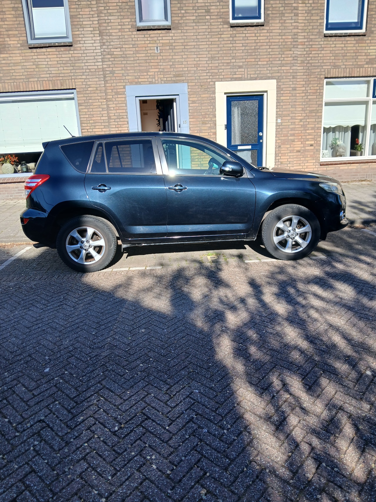 Toyota RAV4 - 2.0 VVTi Executive Business 4 wheel drive - AutoWereld.nl