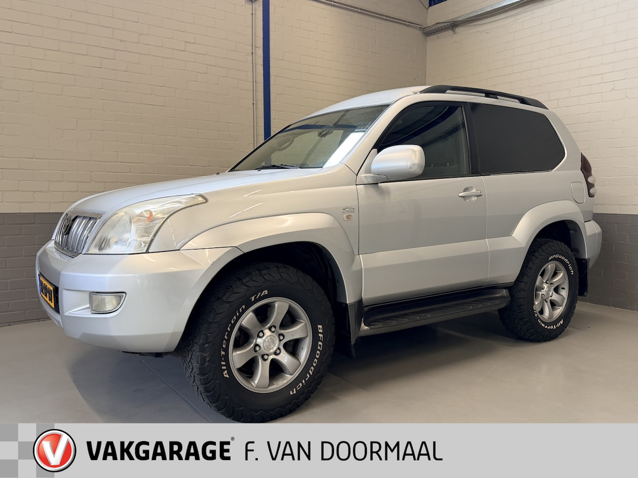 Toyota Land Cruiser - 3.0 D-4D VX HR Blind Van Automaat - AutoWereld.nl