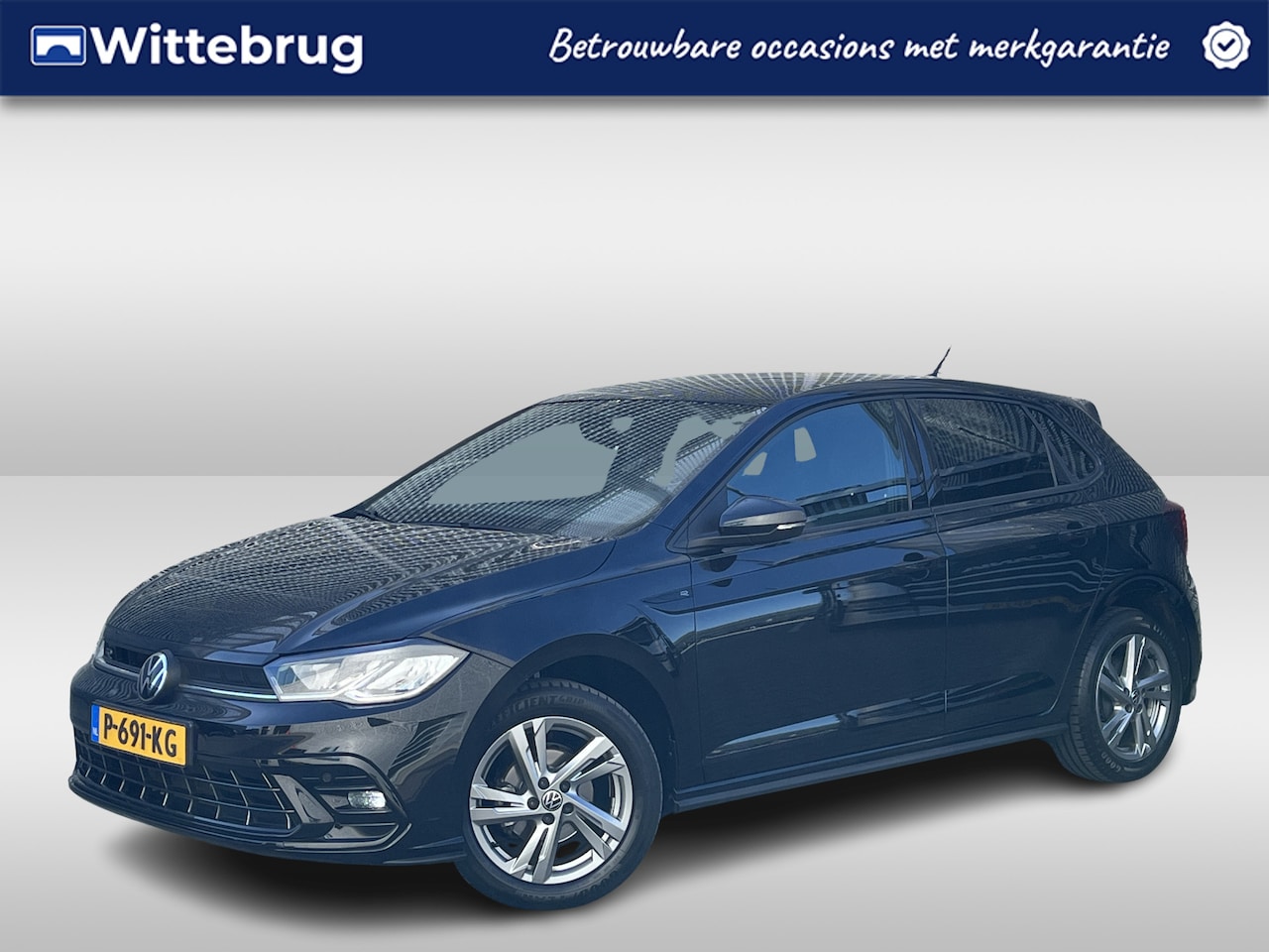 Volkswagen Polo - 1.0 TSI R-Line / Navigatie / App connect / Parkeersensoren V+A / Climate controle / Lichtm - AutoWereld.nl