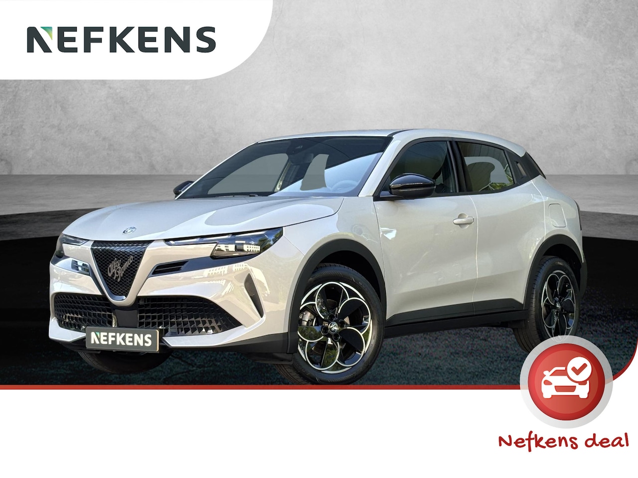 Alfa Romeo Junior - Elettrica 54 kWh | AppleCarPlay/Android | Climate control | Parkeersensoren | 18'' LM velg - AutoWereld.nl