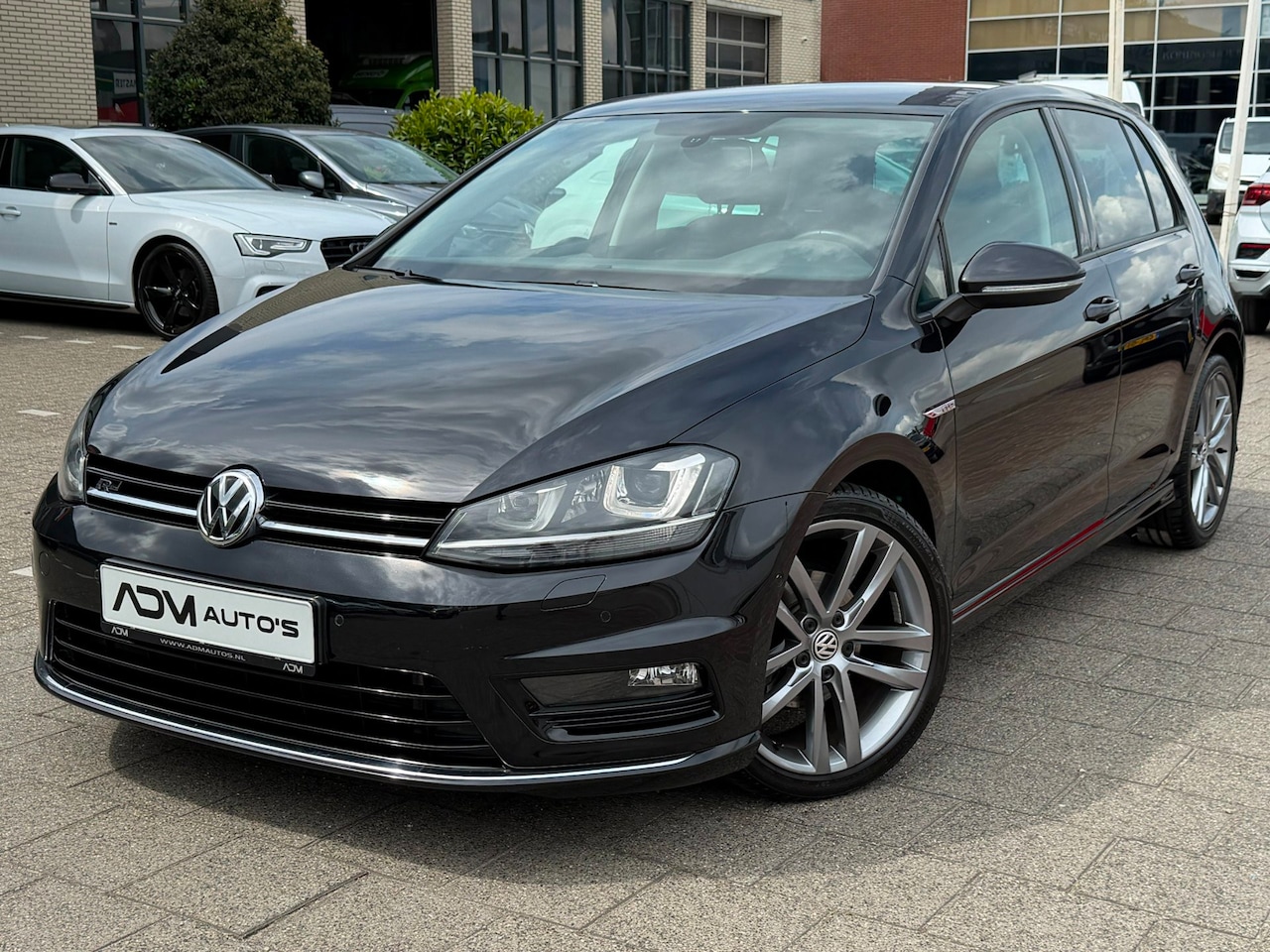 Volkswagen Golf - 1.2 TSI BLUEMOTION TECHNOLOGY R-LINE - AutoWereld.nl