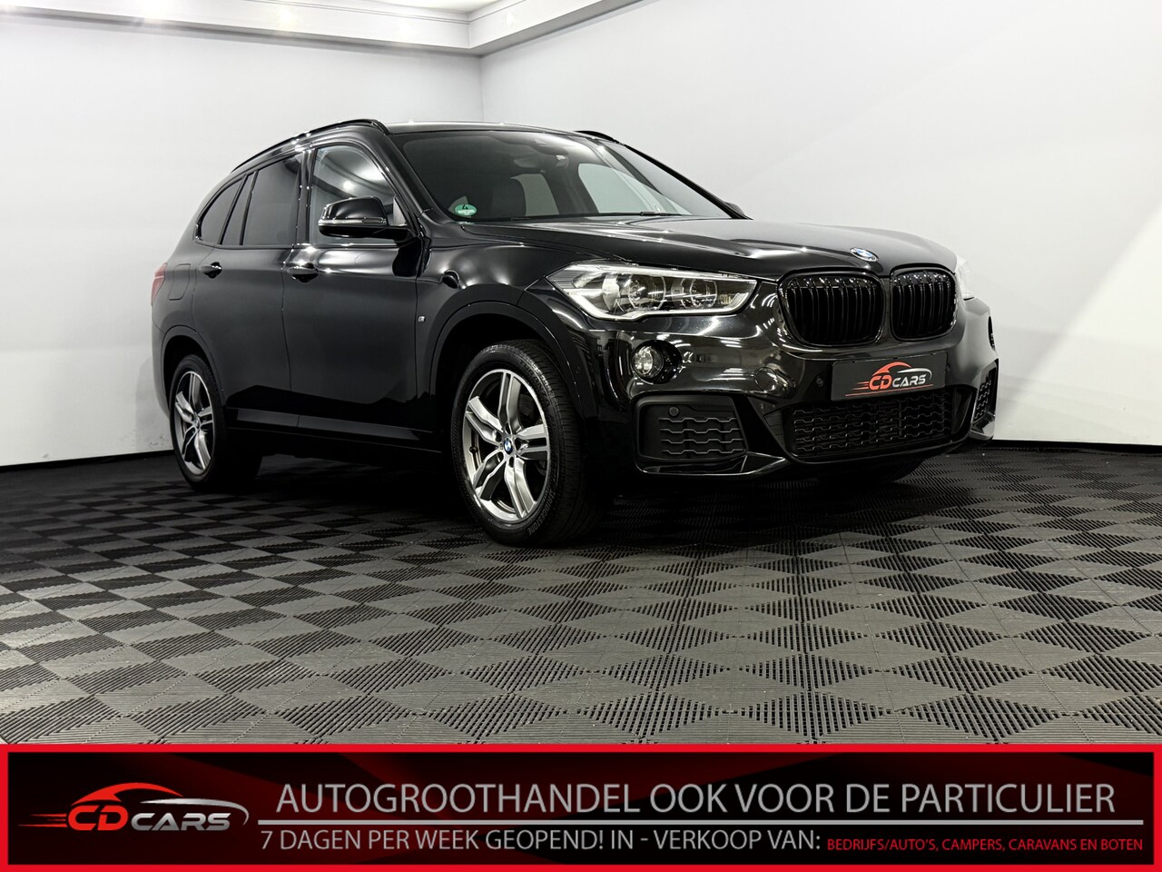 BMW X1 - M-Sport sDrive20i High Executive Leder, Navi, Parkeersensoren, Head-up display, Elektrisch - AutoWereld.nl