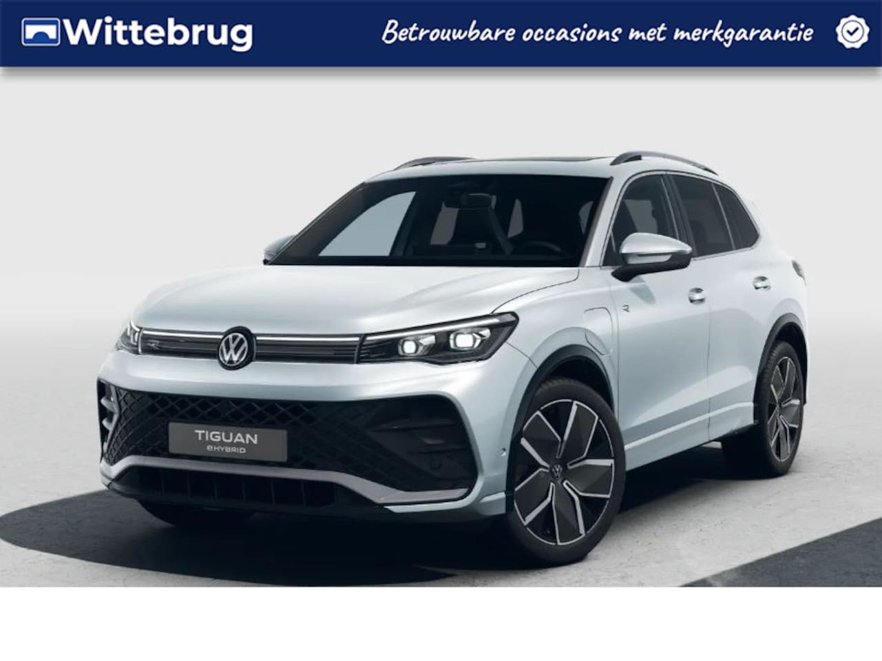 Volkswagen Tiguan - 1.5 eHybrid 204PK DSG R-Line Edition / Fabrieksgarantie tot / Trekhaak / Panoramadak / 20' - AutoWereld.nl