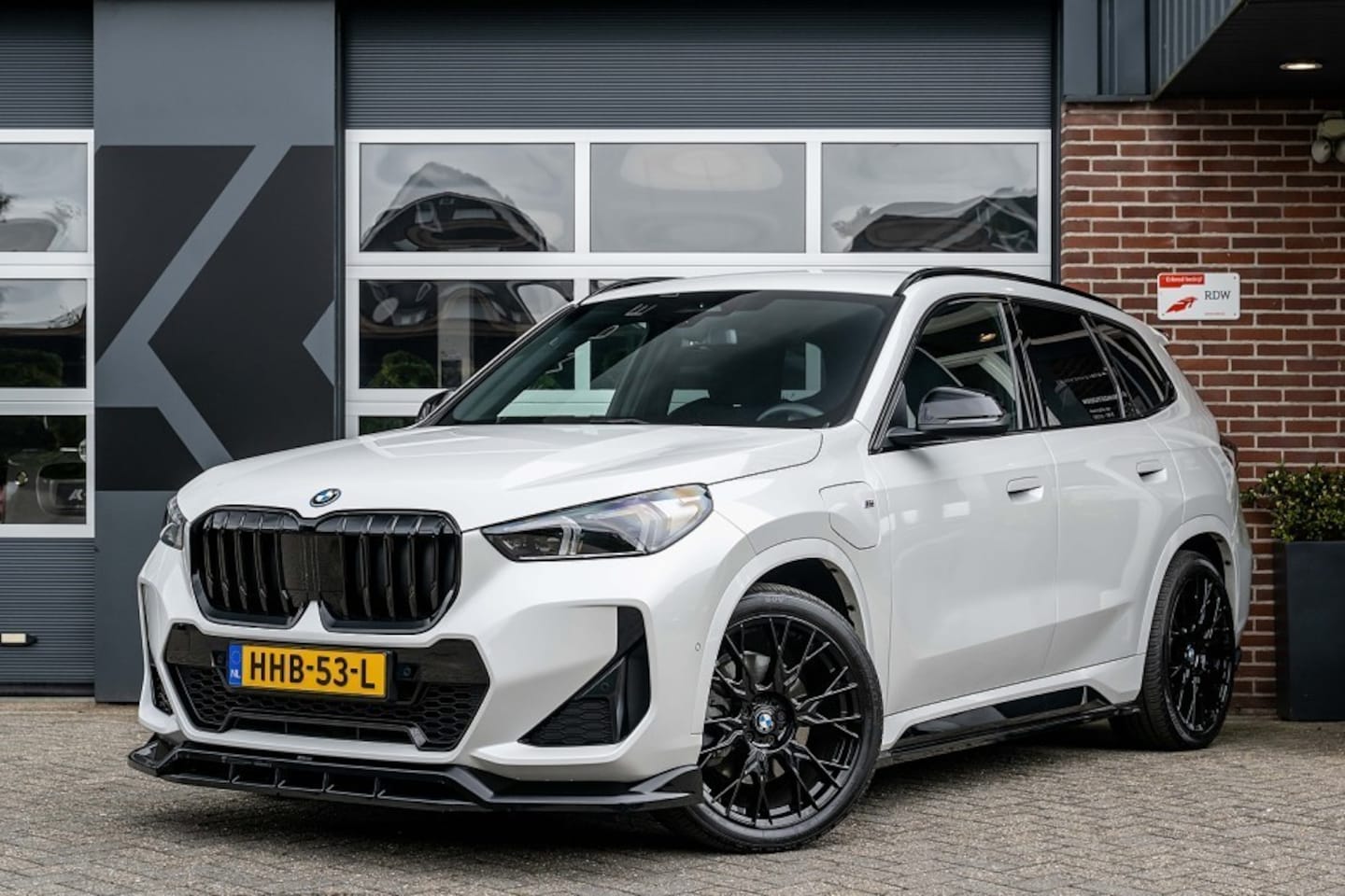 BMW X1 - 30e xDrive M Sport | Shadow | Driving Ass. Prof. | ACC | Camera | 20 Inch | Maxton | - AutoWereld.nl