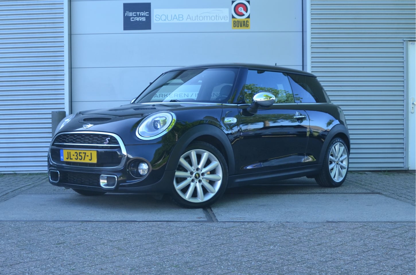 MINI Cooper S - Mini 2.0 Chili Serious Business 17" Alu, Leder - AutoWereld.nl