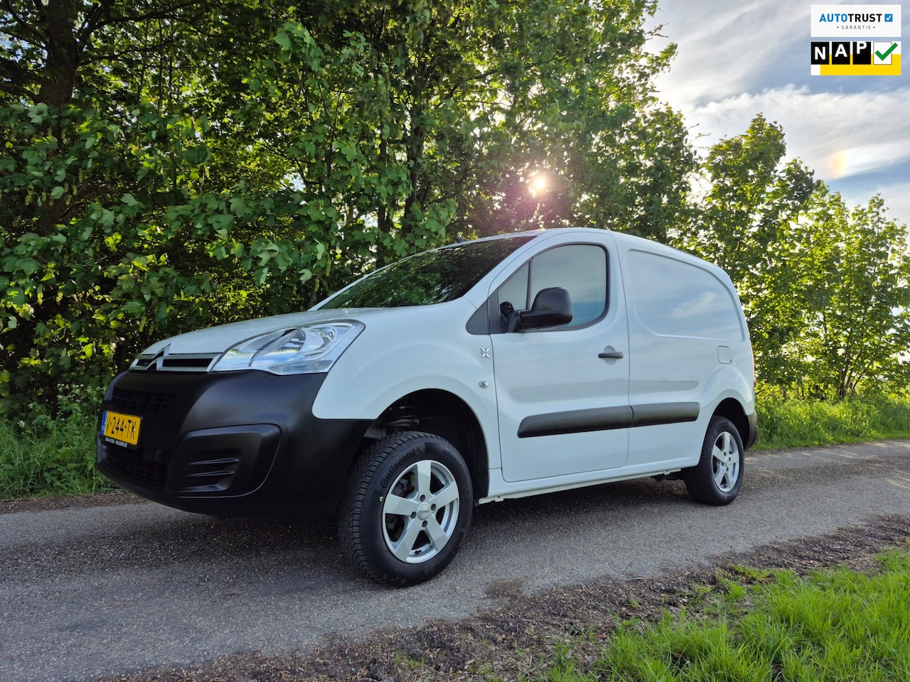 Citroën Berlingo - 1.6 BlueHDI Marge,4X4,inrichting,100 pk - AutoWereld.nl