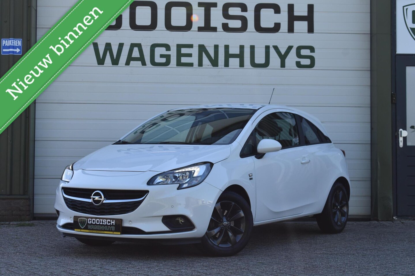 Opel Corsa - 1.4 Black Edition | Camera | Carplay | Stuurverwarming | - AutoWereld.nl