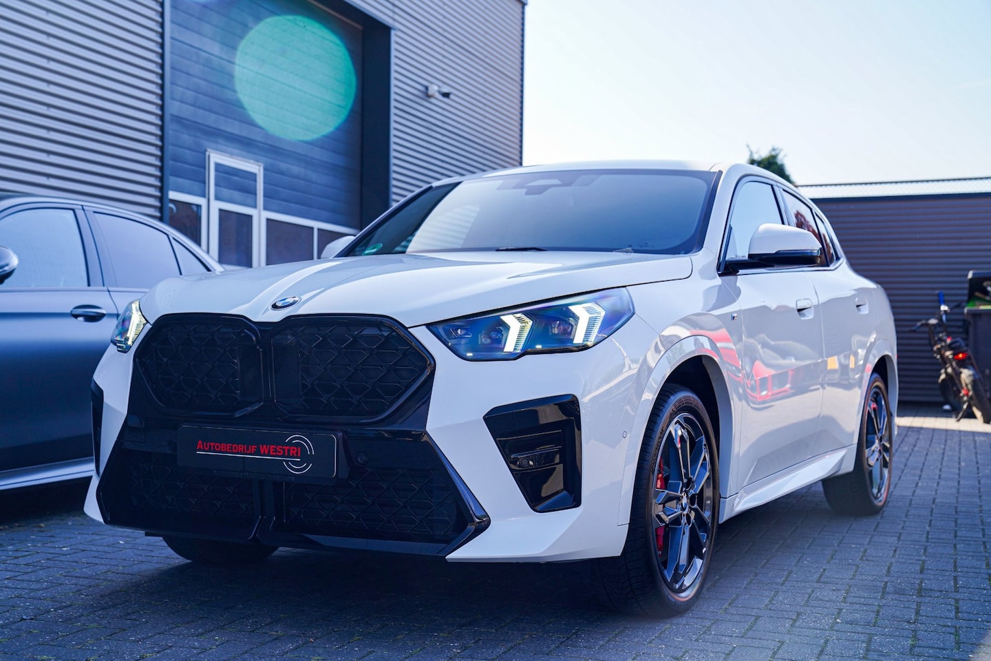BMW X2 - SDrive20i | Elektrische stoelen | Camera | Elektrische trekhaak | M Pakket - AutoWereld.nl