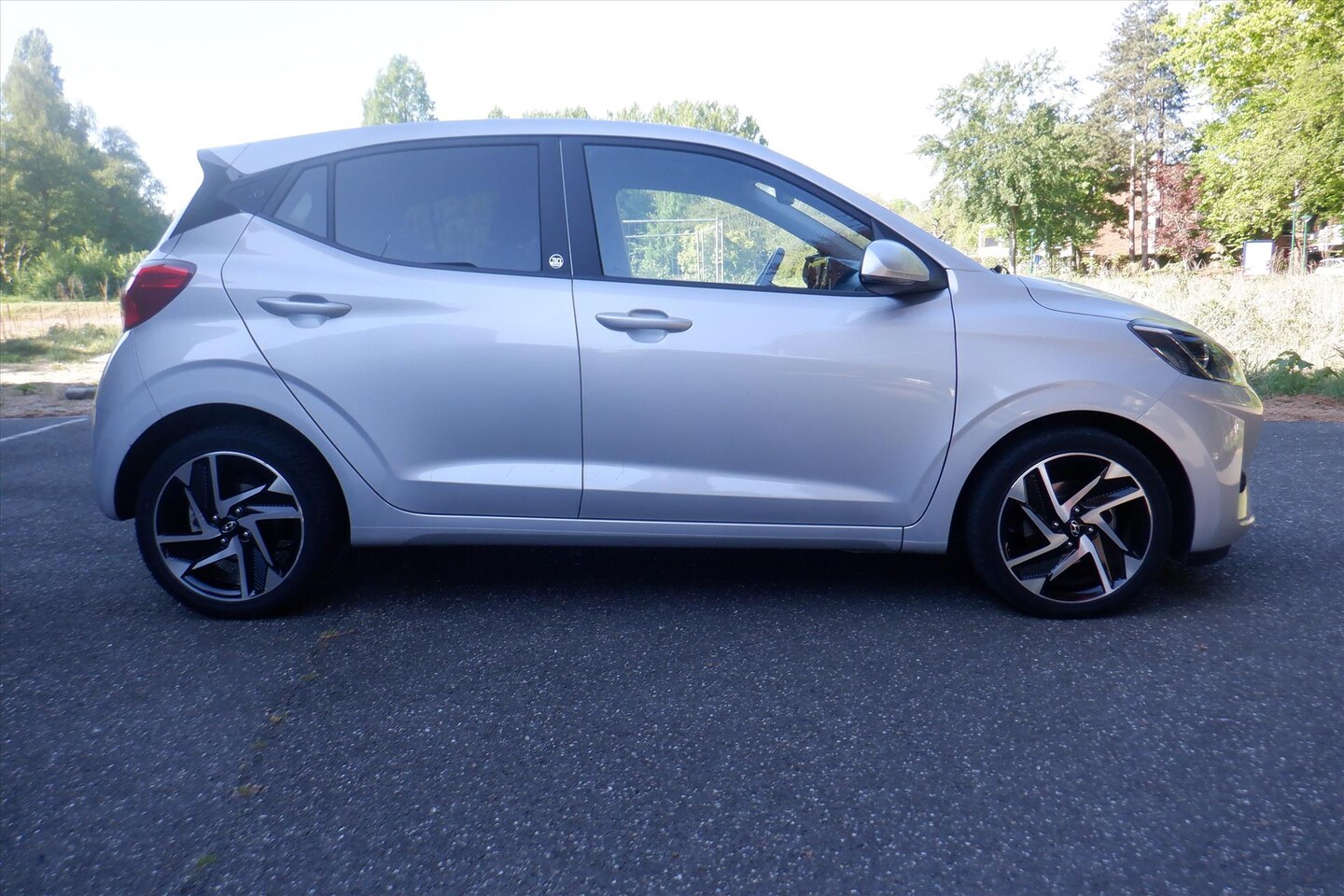 Hyundai i10 - 1.0i 67pk 30 JAAR EDITION - ALLE OPTIES 29.000KM - AutoWereld.nl