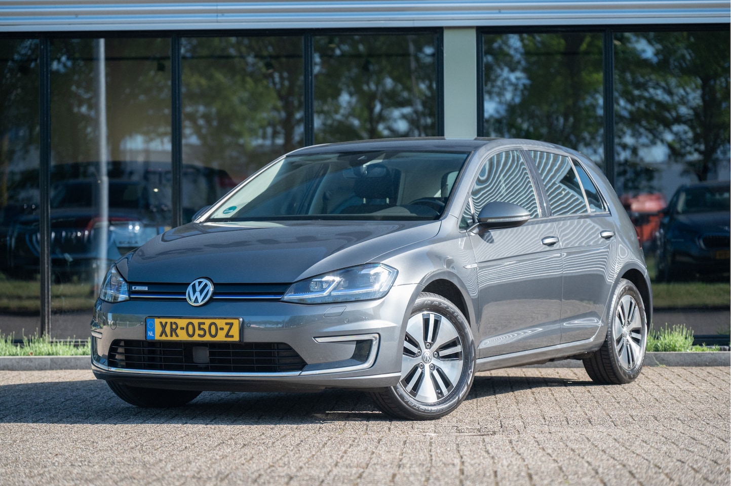 Volkswagen e-Golf - | 90% SOH | Navi | ACC | Camera | Stoelverw. | Apple CarPlay | Virtual Cockpit - AutoWereld.nl