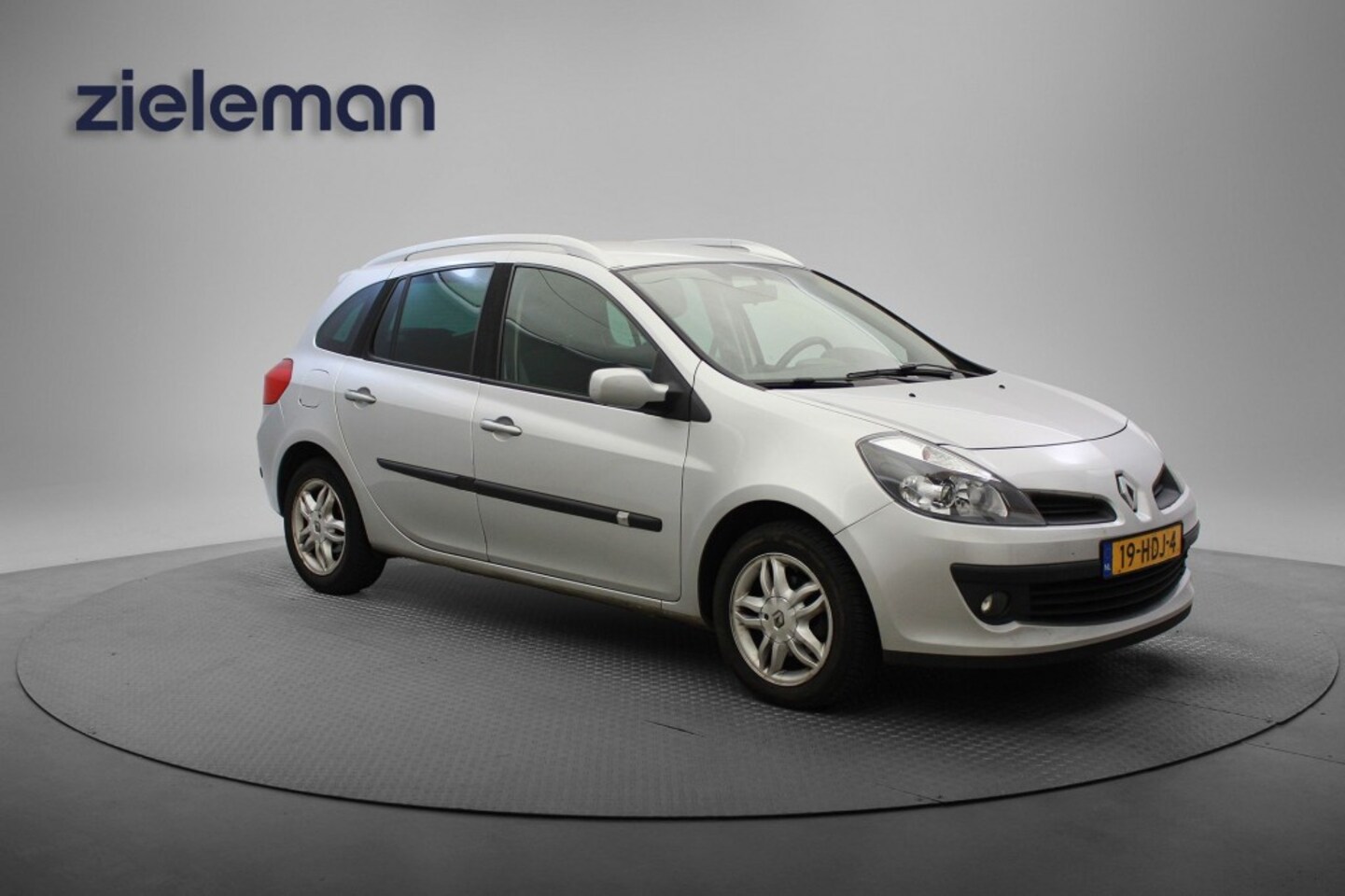 Renault Clio Estate - 1.6 16V Dynamique - Airco, Cruise, Trekhaak - AutoWereld.nl