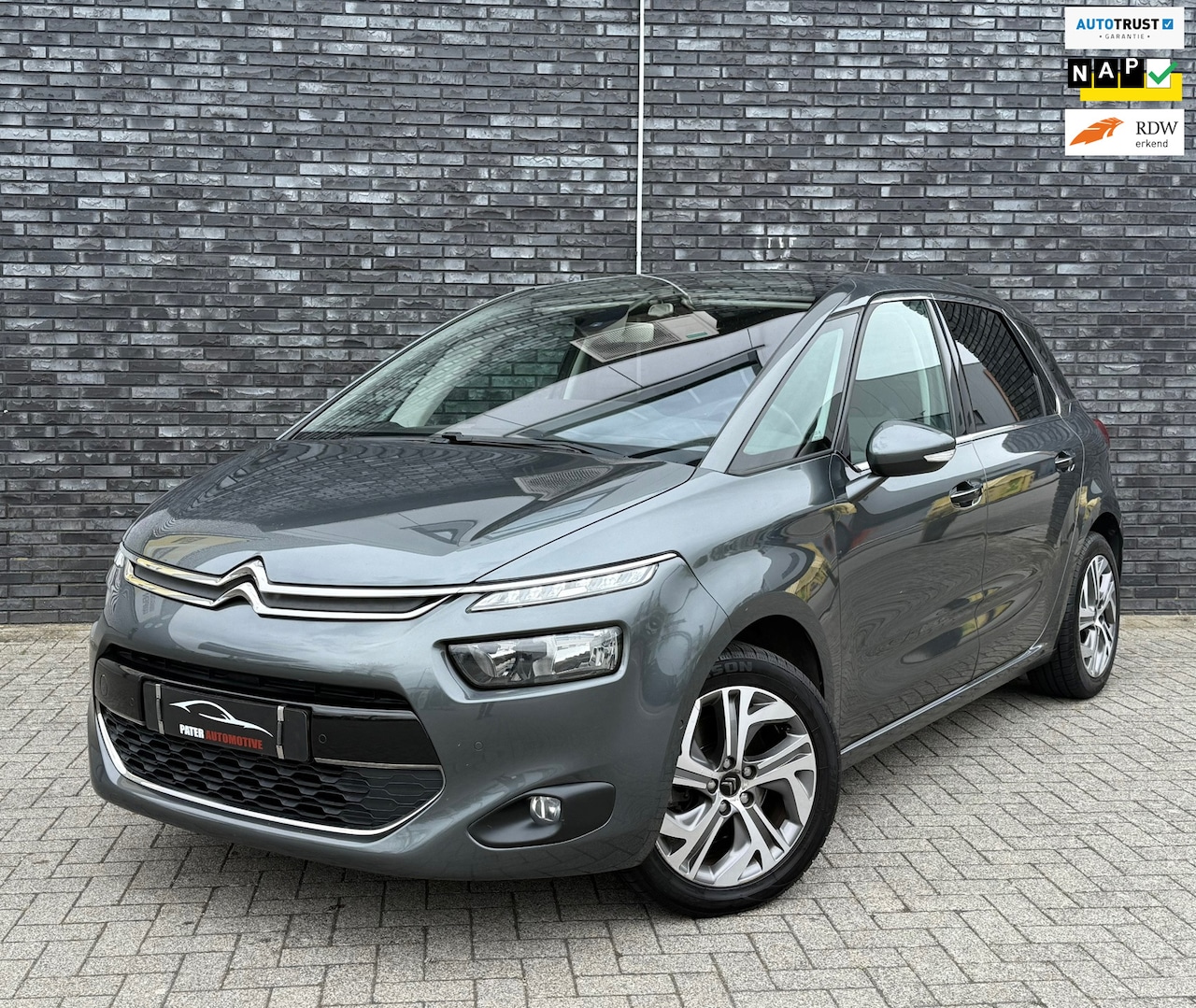 Citroën C4 Picasso - 1.6 THP Intensive ACC|Camera|Dodehoek|Keyless|Trekhaak|Trekgewicht 1600kg - AutoWereld.nl
