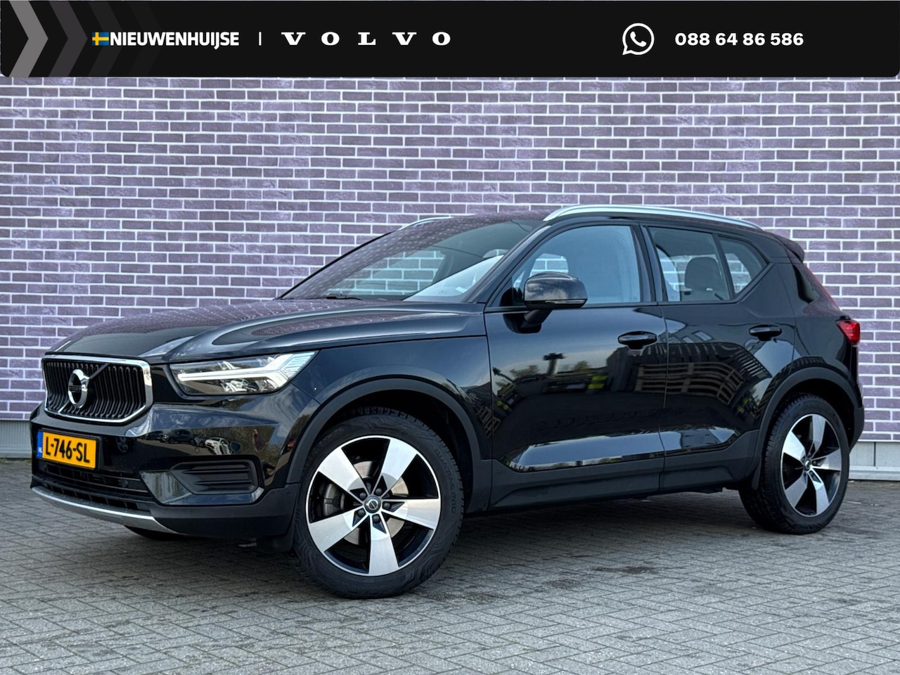Volvo XC40 - T2 Momentum | Trekhaak | Achteruitrijcamera | Parkeersensoren voor + achter | 19" Velgen | - AutoWereld.nl
