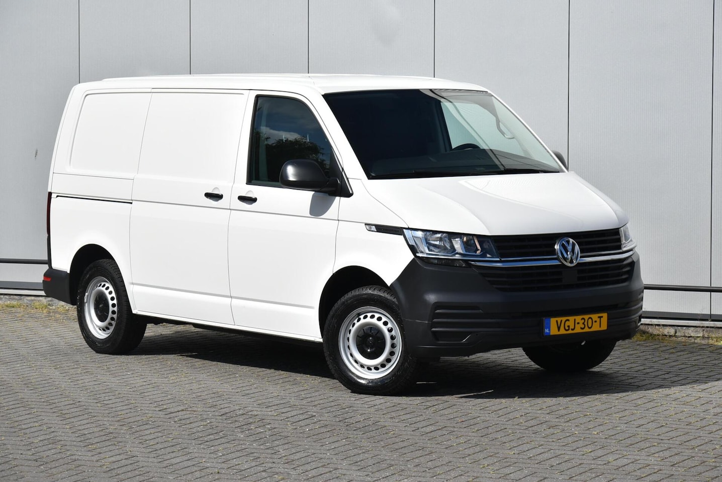 Volkswagen Transporter - 2.0 TDI L1H1 Airco Klep PDC Trekhaak - AutoWereld.nl