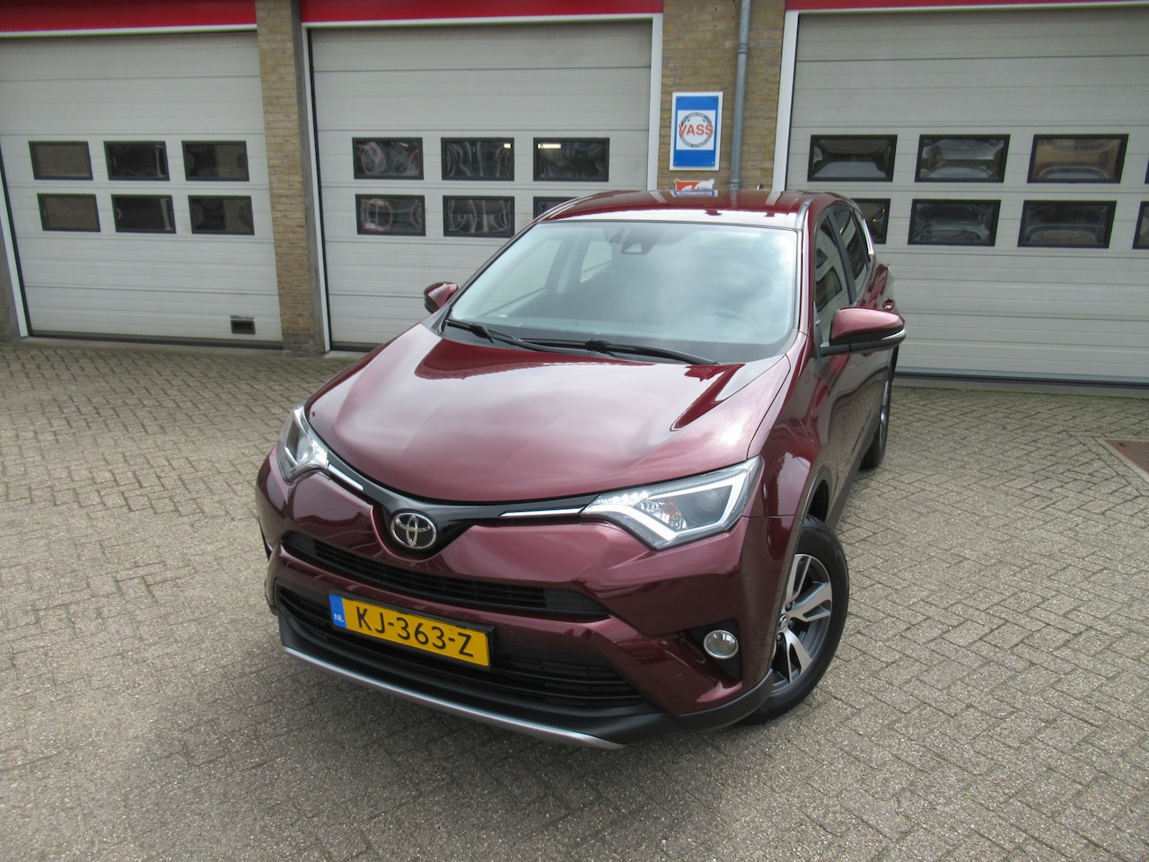 Toyota RAV4 - 2.0 VVT-i AWD Dynamic Trekgewicht 2000 KG - AutoWereld.nl