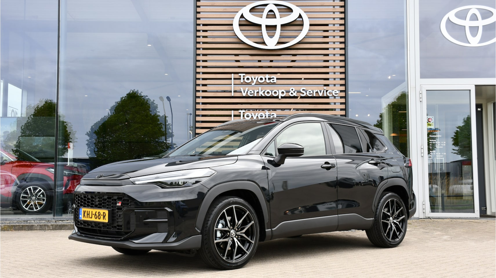 Toyota Corolla Cross - Hybrid 180 GR Sport Automaat 180pk | Panoramadak | BSM | JBL | 19'' Lichtmetalen velgen | - AutoWereld.nl