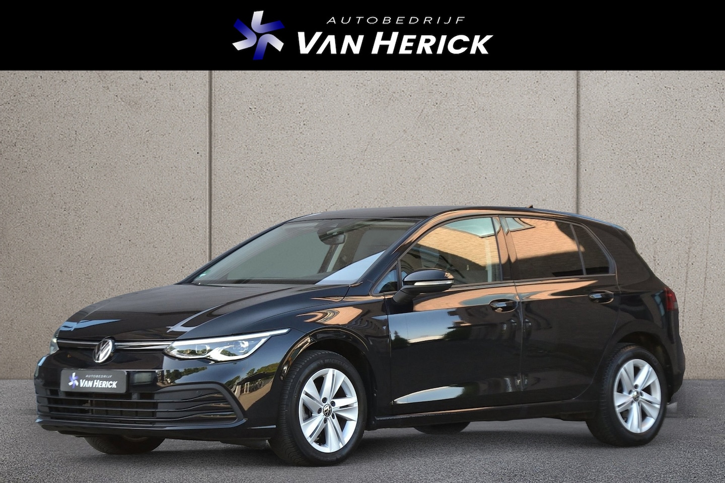 Volkswagen Golf - 1.5 TSI 130PK Life Business | Achteruitrijcamera | Winterpakket | Ambient Light | Full LED - AutoWereld.nl