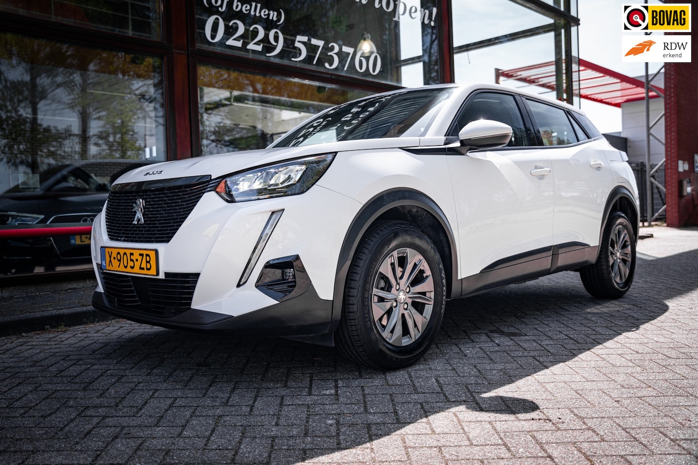 Peugeot 2008 - 1.2 Active| Cruise Control | Android Auto | DAB+ | Bluetooth telefoon | Airco | - AutoWereld.nl