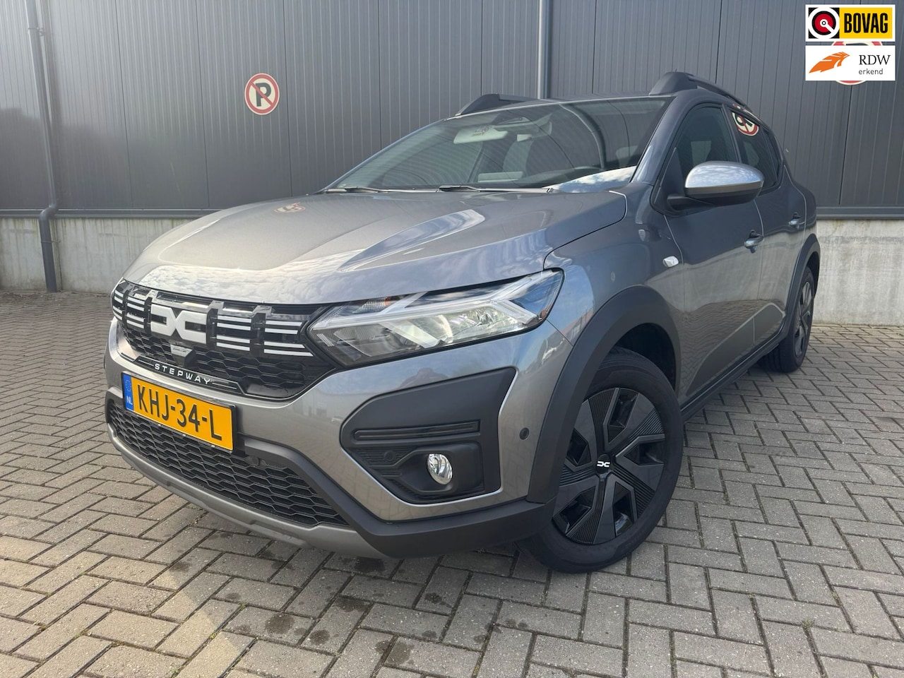 Dacia Sandero Stepway - 1.0 TCe 90 Extreme / Automaat / cruise / camera / navi ! - AutoWereld.nl