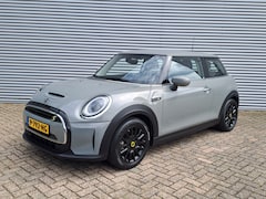 MINI Mini-Electric - Classic 33 kWh AUTOMAAT SOH 95.2% | Navigatie | Cruise | Climate | Sensoren | Apple Carpla