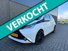 Toyota Aygo - 1.0 VVT-i x-sport/Nieuwe APK en beurt/Dealer OH/Camera/