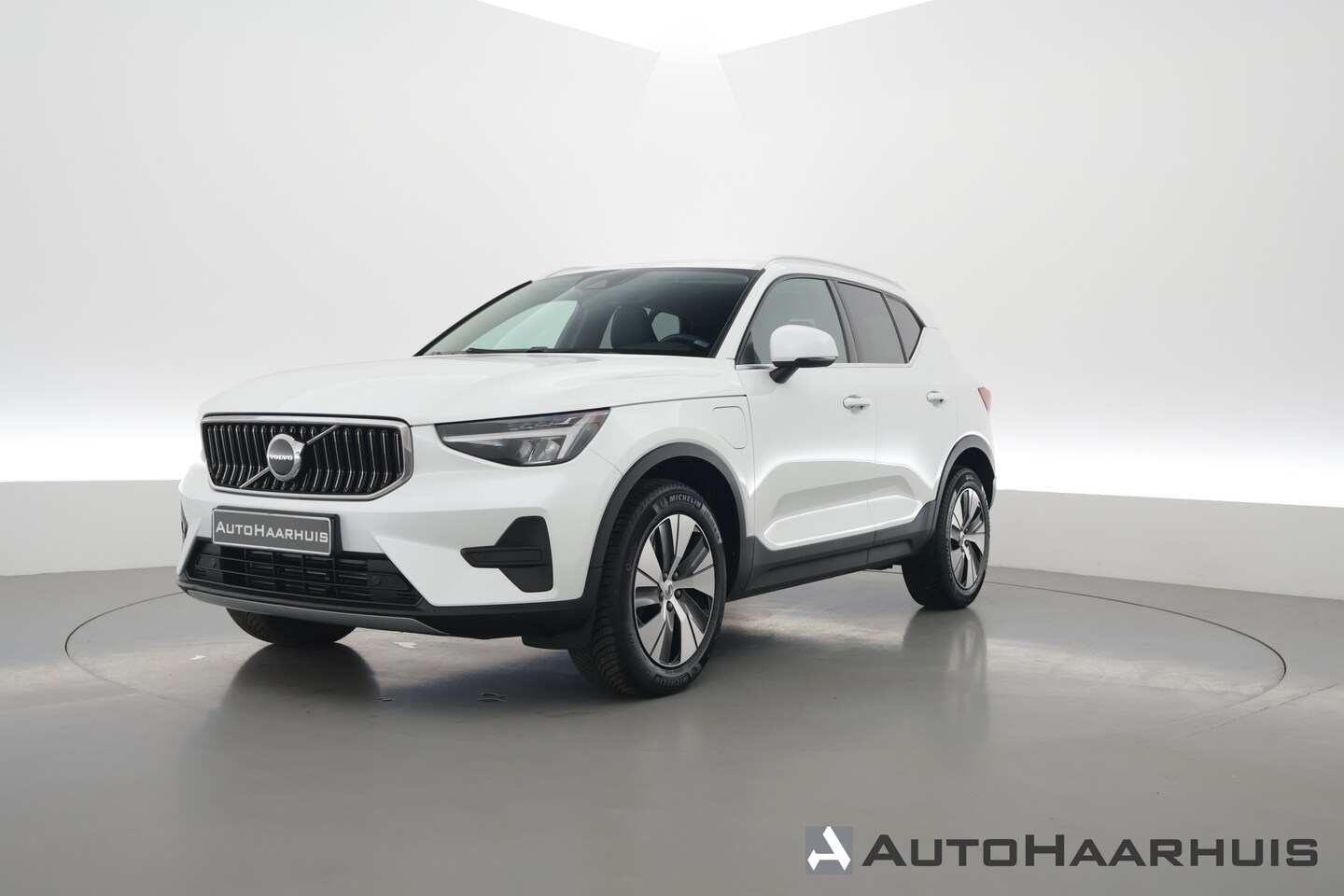 Volvo XC40 - 1.5 T4 Plug-in hybrid Plus Bright | SOH 97.4% | Cruise Contr. | Keyless | Camera | Apple C - AutoWereld.nl
