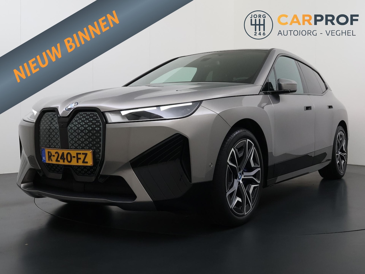 BMW iX - xDrive40 High Executive 77 kWh Trekhaak | SOH 97% | Pano | Harman Kardon | HUD | - AutoWereld.nl