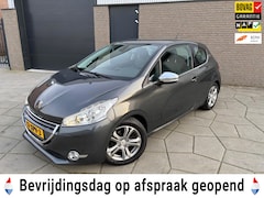 Peugeot 208 - 1.4 VTi Allure| 3 Drs |Airco | verstralers |Chrome pakket |AUX| Full-Map Navi | leder