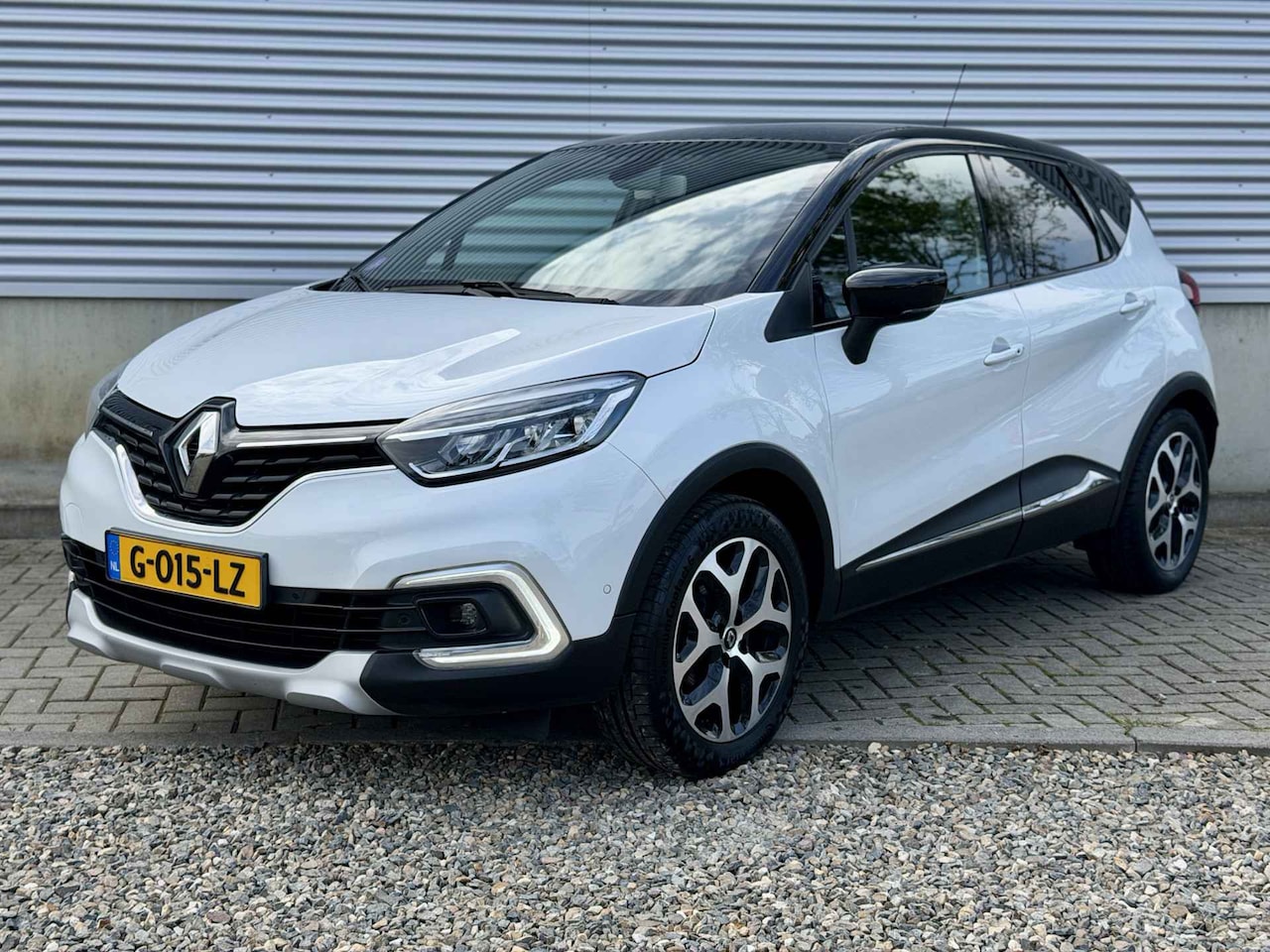 Renault Captur - 0.9 TCe Intens [ Fm navi, camera, ecc, lmv, trekhaak ] - AutoWereld.nl