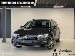 Volkswagen Passat Variant - GTE | ACC | IQ Light | Trekhaak | Camera