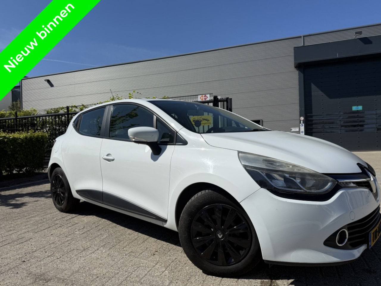 Renault Clio - 1.5 dCi Authentique Navi/Cruise/Parks/Airco - AutoWereld.nl