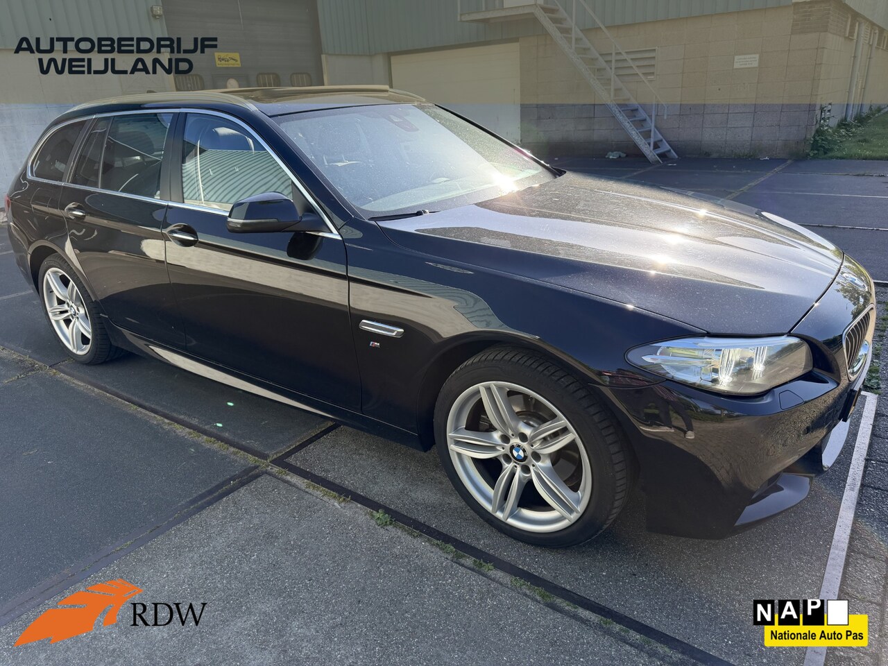 BMW 5-serie Touring - 520i M Sport Edition High Executive I Trekhaak I leder I pano I M-pakket I 18" I M-sport I - AutoWereld.nl