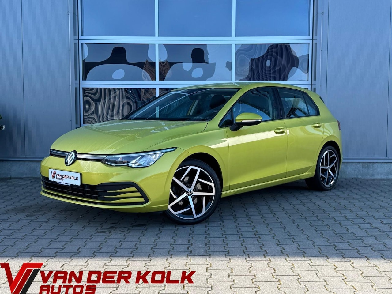 Volkswagen Golf - 1.0 TSI Life | LED | Adaptive Cruise | CarPlay | Airco | Lichmetaal - AutoWereld.nl