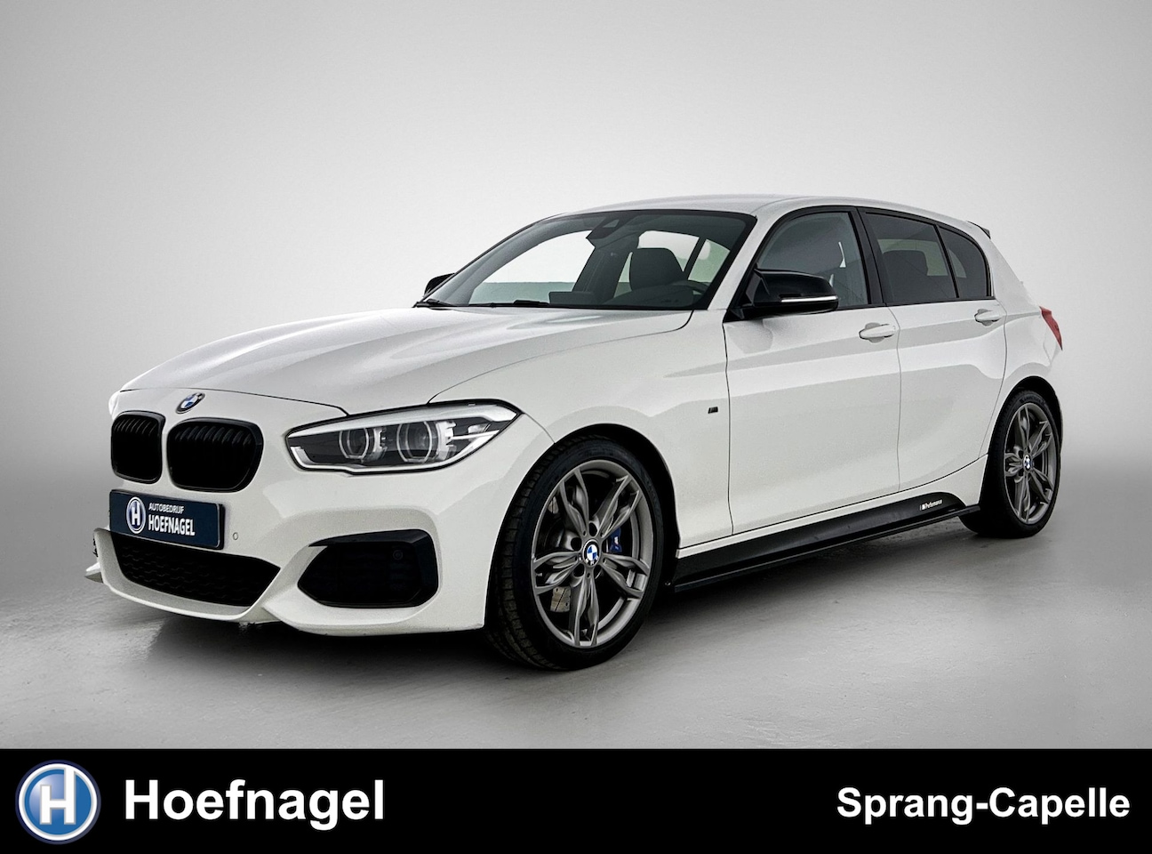 BMW 1-serie - M140i xDrive Executive | M-Performance Uitlaat | Stoelverwarming | Cruise Control | - AutoWereld.nl