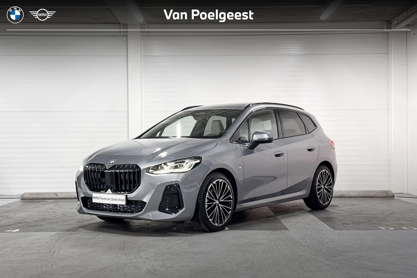 BMW 2-serie Active Tourer - 220i | M-Sport | Stuurwielverwarming | Panoramadak | Harman/Kardon | Trekhaak | Stoelverwa - AutoWereld.nl