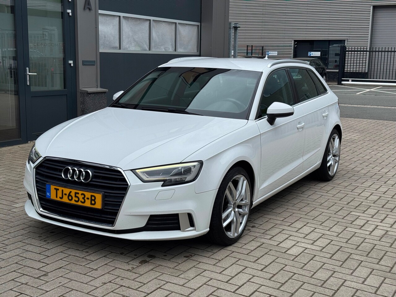 Audi A3 Sportback - 1.6 TDI Sport Lease Edition 1.6 TDI Sport Lease Edition - AutoWereld.nl