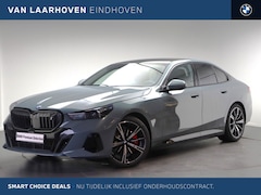 BMW i5 - eDrive40 M Sport / Panoramadak / Achteruitrijcamera / Stoelventilatie / Bowers & Wilkins /