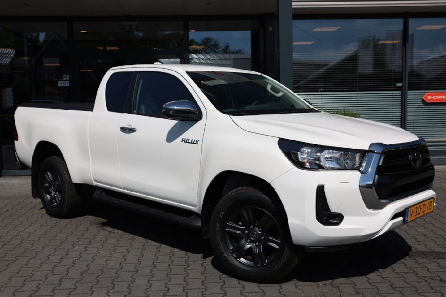 Toyota HiLux - 2.8 D-4D X-TRA CAB PROFESSIONAL A/T 4WD VAN - AutoWereld.nl