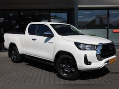 Toyota HiLux - 2.8 D-4D X-TRA CAB PROFESSIONAL A/T 4WD VAN