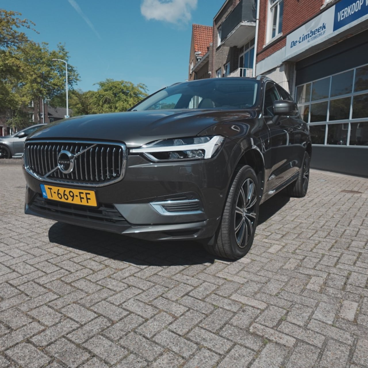 Volvo XC60 - 2.0 T8  AWD INSCRIPTION  BOWERSenWILKENS PANO DAK - AutoWereld.nl