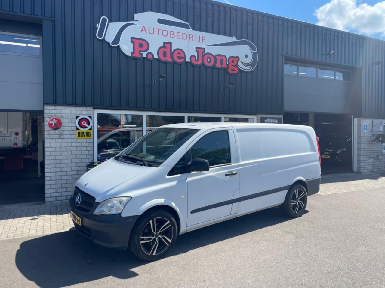 Mercedes-Benz Vito - 110 CDI 320 Lang 3 Persoons Trekhaak Airco Schuifdeur - AutoWereld.nl