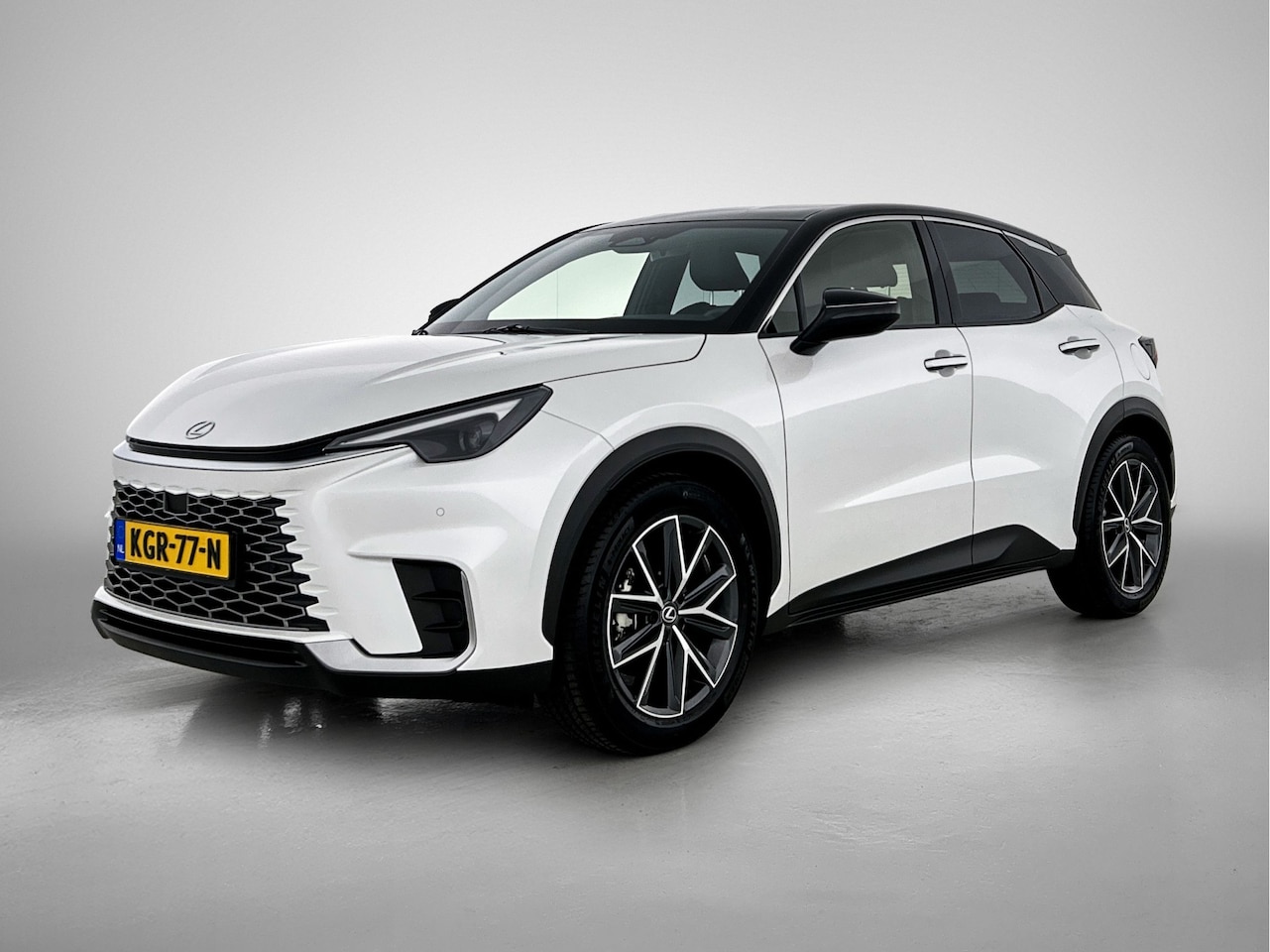Lexus LBX - Emotion 2WD | Tech Pack | Bi-Tone | Stoelverwarming | - AutoWereld.nl