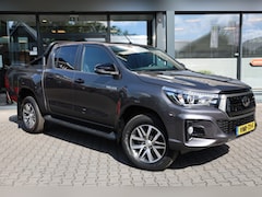 Toyota HiLux - 2.4 D-D DUBBEL CABIN LIMITED BE TREKKER A/T 5 ZITS 4WD VAN