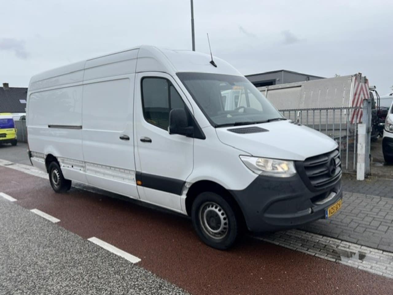 Mercedes-Benz Sprinter - 317 CDI 125KW MAXI L3H2 AUTOMAAT MBUX KLIMA - AutoWereld.nl